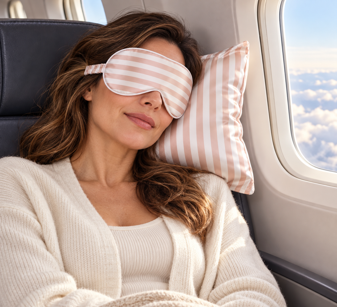 Silk Travel Set - 19 Momme Eye Mask &amp; Travel Pillow