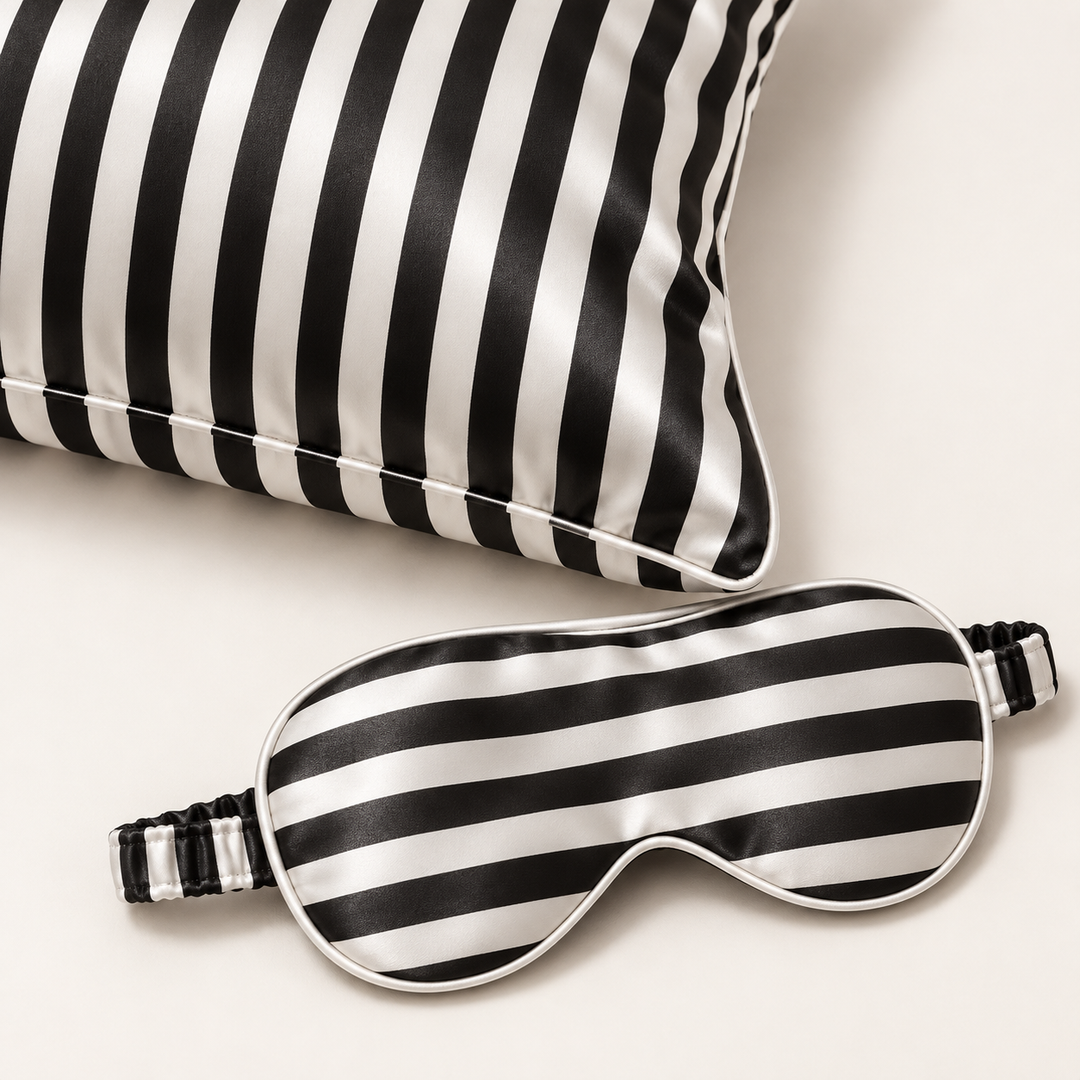 Silk Travel Set - 19 Momme Eye Mask &amp; Travel Pillow